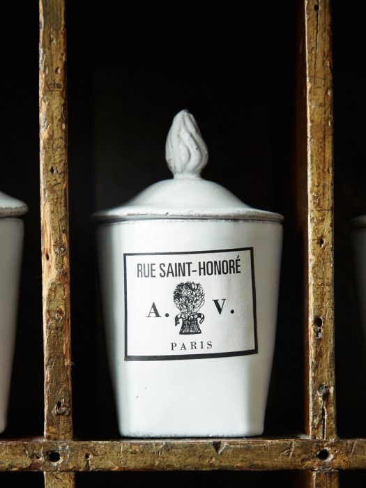 Astier de Villatte の陶器白の釉薬が生む独特の風合い アスティエ・ド 