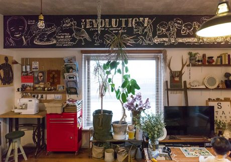 部屋に自分で絵を描く梁に描いたサインアートで自分らしい空間に 部屋に自分で絵を描く梁に描いたサインアートで自分らしい空間に