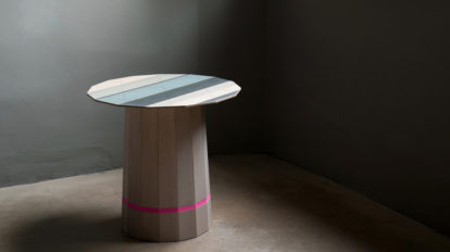 カリモクから誕生した新ブランド　KARIMOKU NEW STANDARD のコンテンポラリーな木製家具