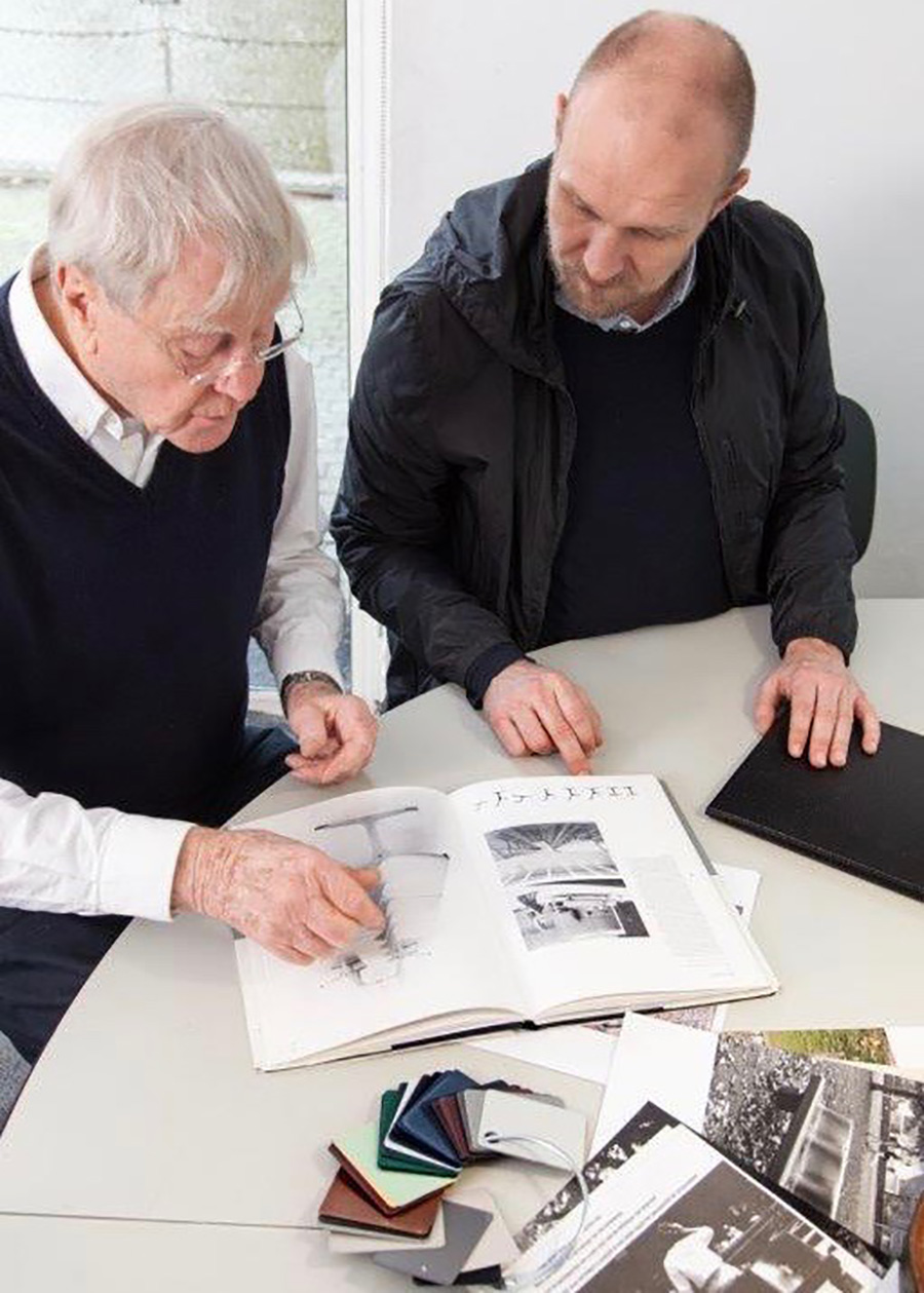 デザイナーFriso Kramer (フリソ・クラマー) とHAYの創業者Rolf Hay (ロルフ・ヘイ) Photographer – Stijn Poelstra