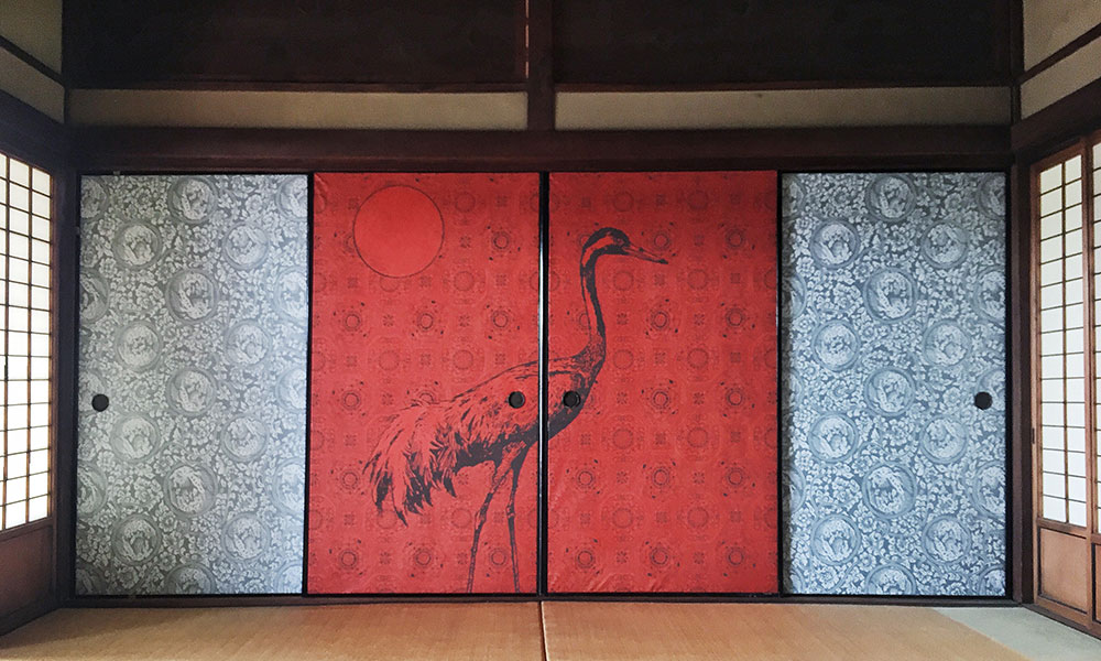 和柄＆ボタニカルを楽しむ壁紙で作るオリエンタルな空間 | ToKoSie ー