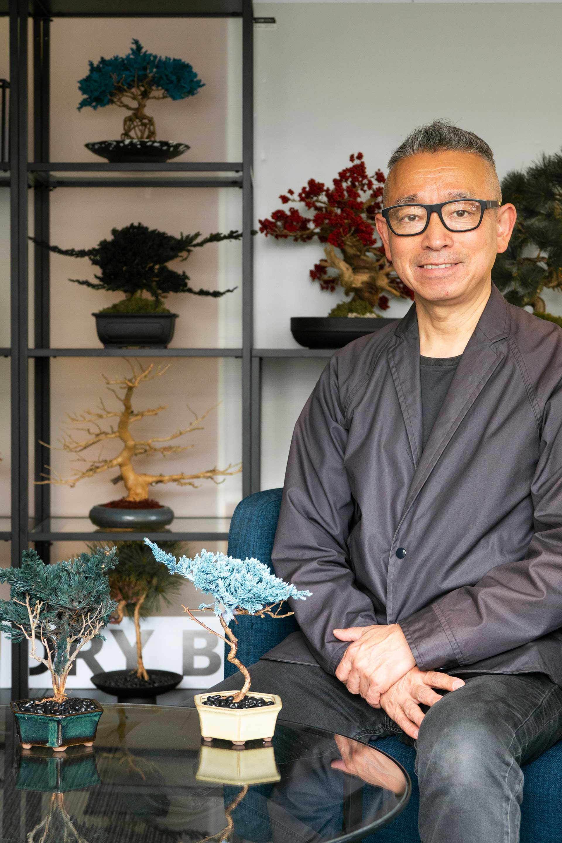 盆栽アーティスト・藤田茂男さん。世界各国で注目されるDRY BONSAI®の考案者。日本の伝統文化の近未来スタイルを提案。