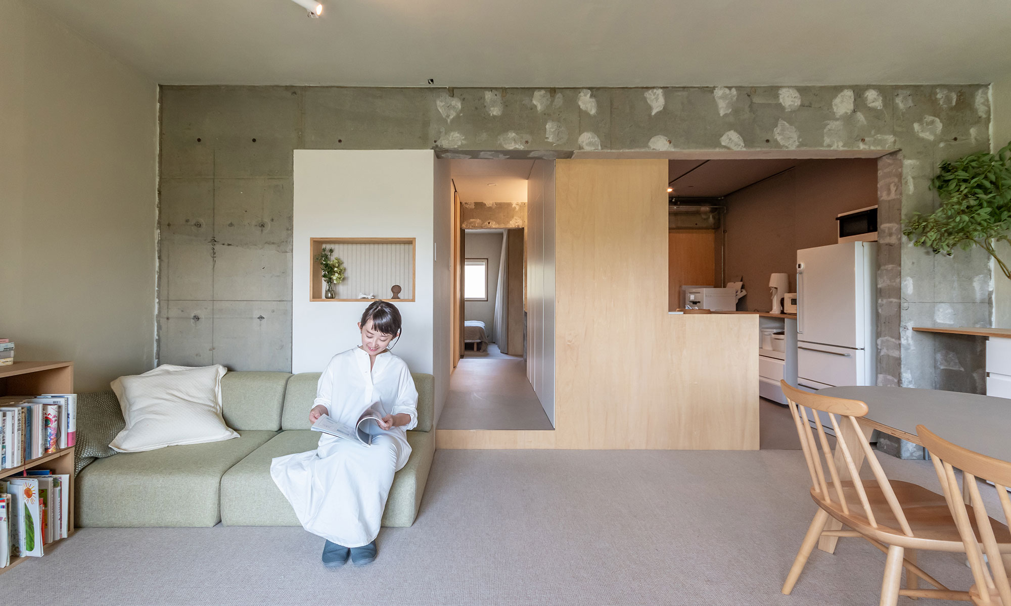 家族4人の60㎡リノベーションどの部屋からも公園の緑を感じられる 建築 