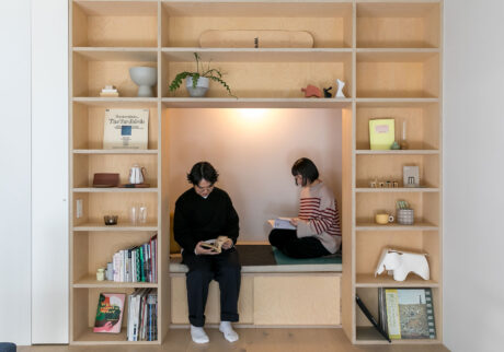 ヌックのある住まい静謐な空間に遊び心が宿る家