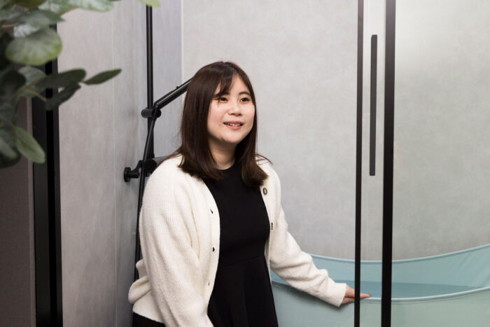 浴室事業部 商品市場戦略グループの金子菜奈子さん。