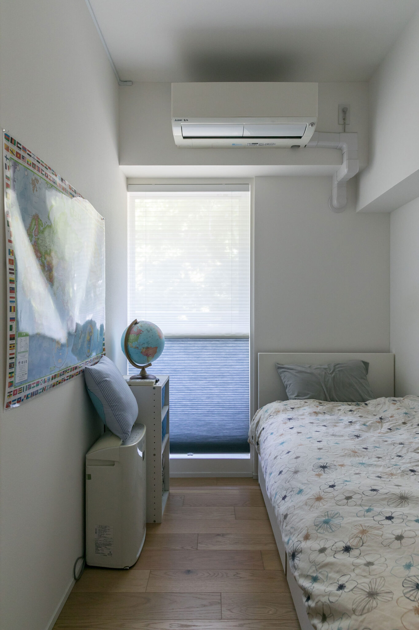 和室だった場所を二部屋に分け、中学１年生と小学三年生のお子さん二人のそれぞれの個室を作った。