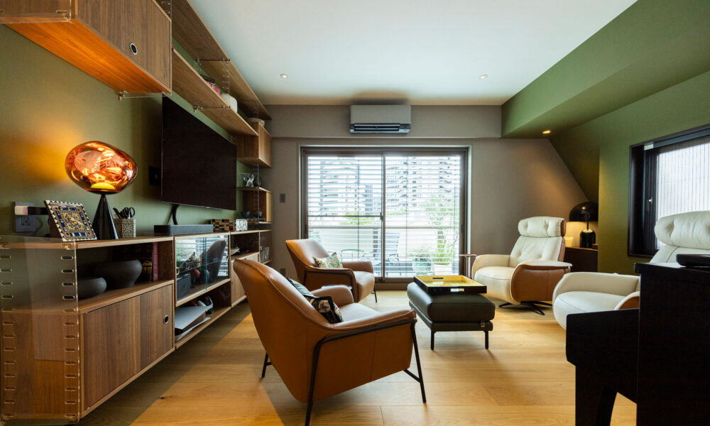 人生3度目のリノベーション 隠し扉でプライベートを分けた 光が導く独創的な空間 人生3度目のリノベーション 隠し扉でプライベートを分けた 光が導く独創的な空間