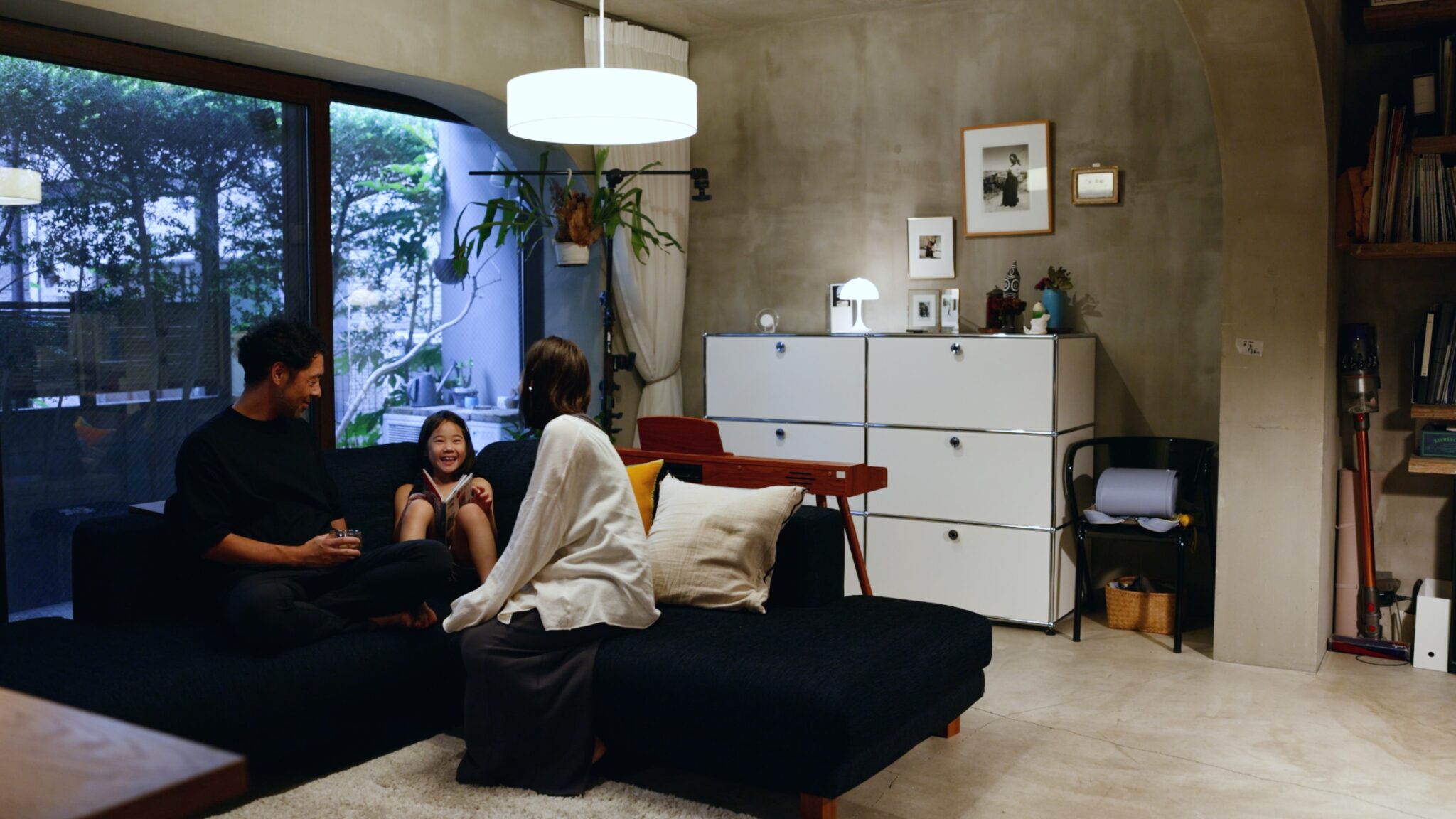 Room Style File #026 【動画企画】写真家の住まい コーポラティブハウスの魅力 | ToKoSie ー トコシエ