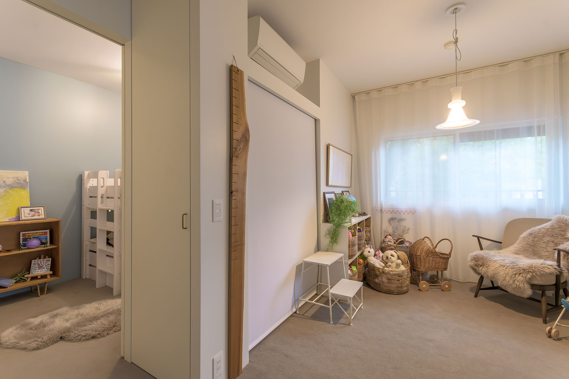 キッズスペースの左奥は、子供たちの寝室。