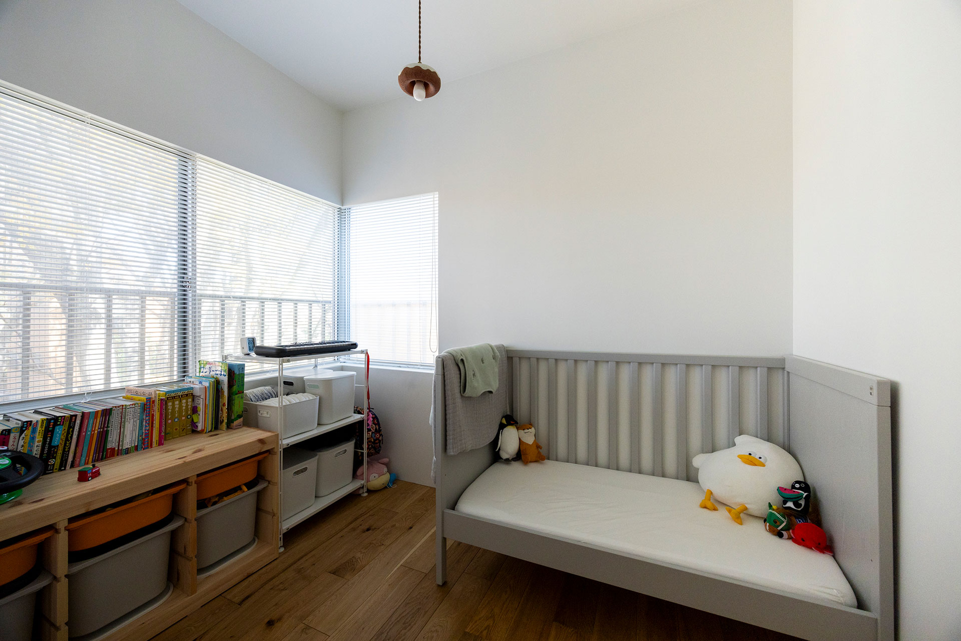 子供部屋からも、中庭の借景が楽しめる。