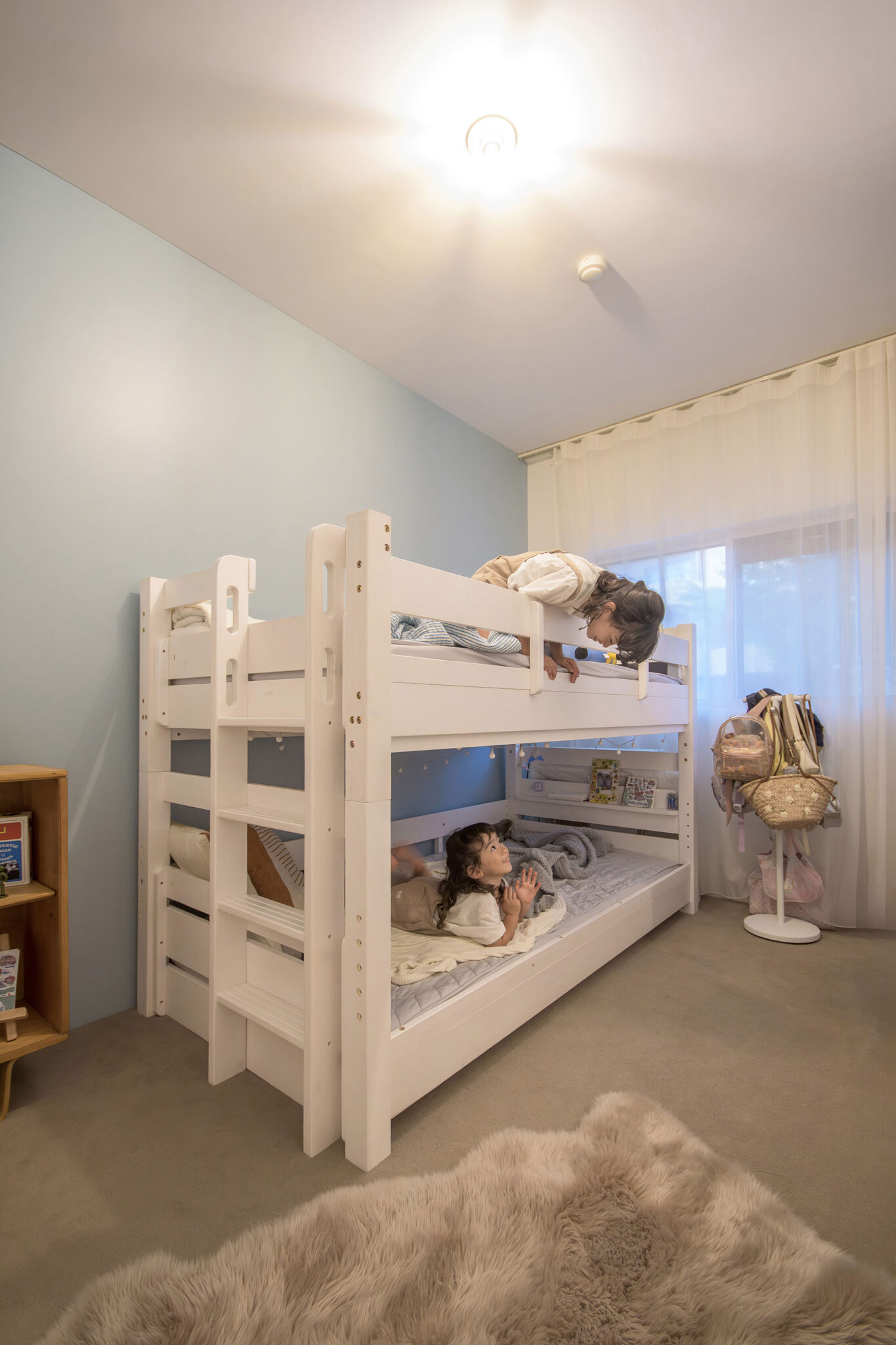子供たちの寝室には、2段ベッドを設置。