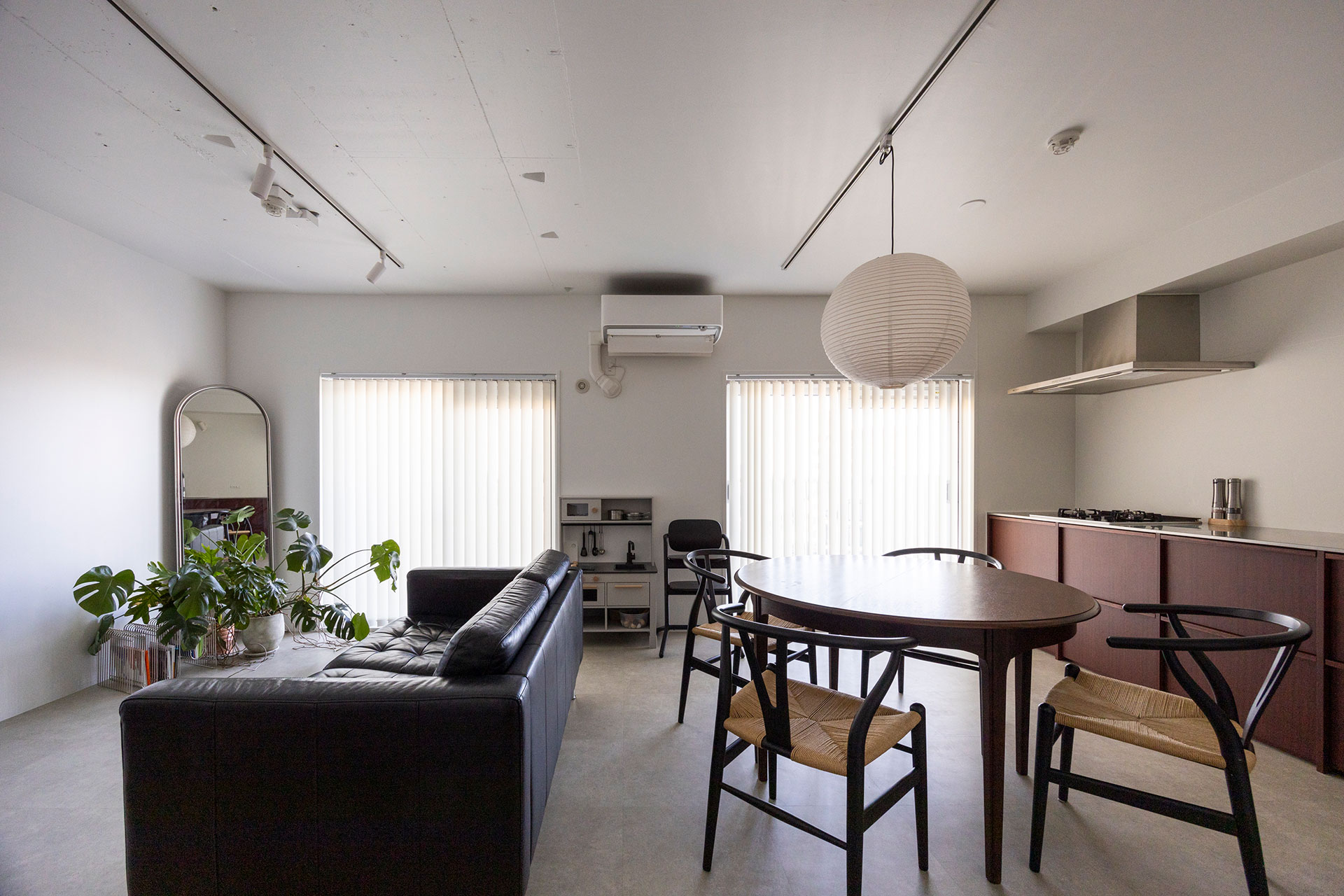 持っていた家具に合わせて、素材やカラーなどを選定。