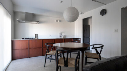 造作キッチンが主役 デザインのプロが考えた 家具を愛でるギャラリー