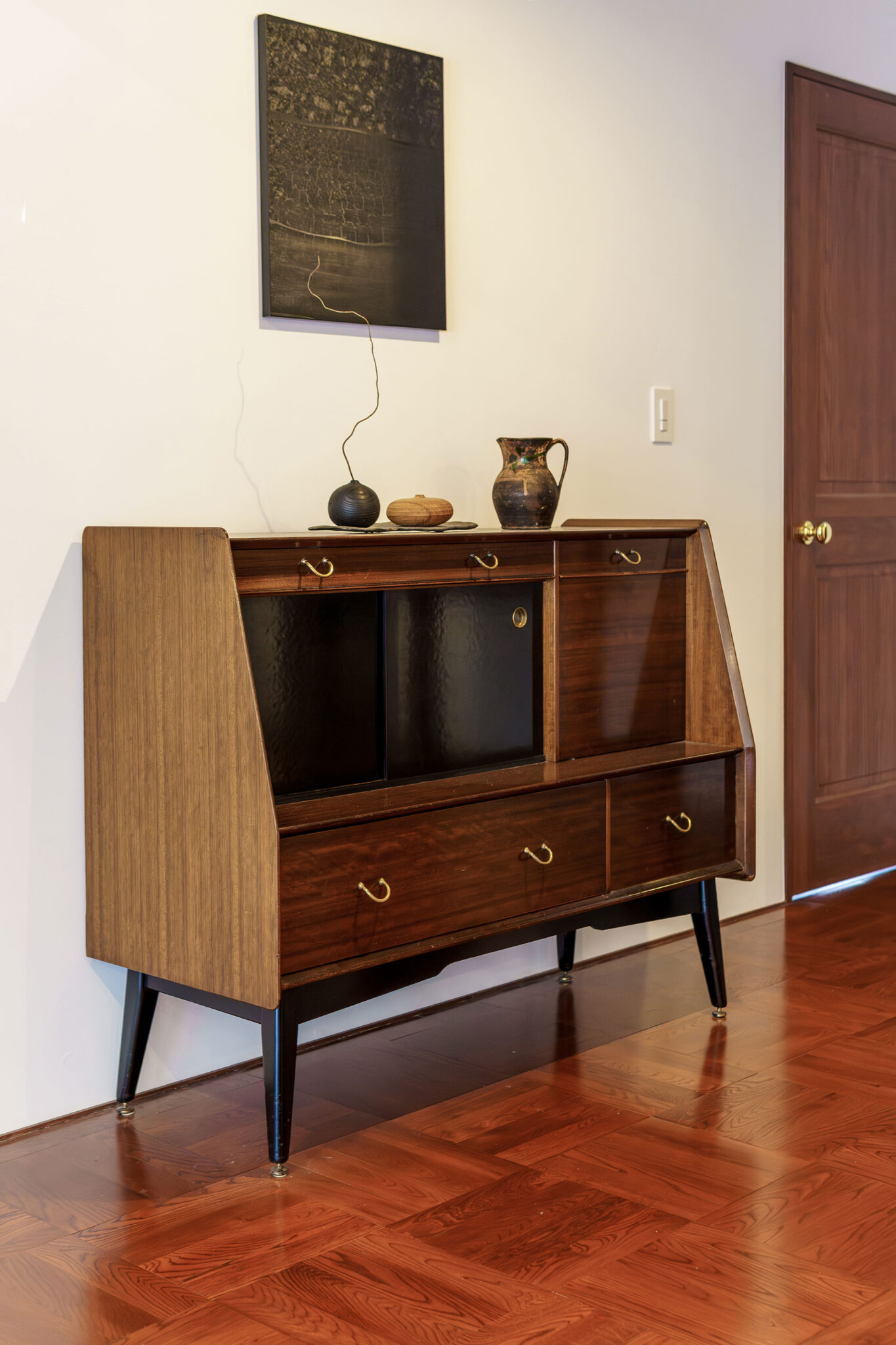 「G-PLAN」のサイドボードも、ロイズアンティークスで購入。