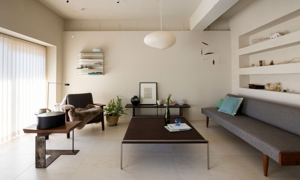 家具とアートと、器を愛でる ノイズレスを少し外して揺らぎを表現 家具とアートと、器を愛でる ノイズレスを少し外して揺らぎを表現