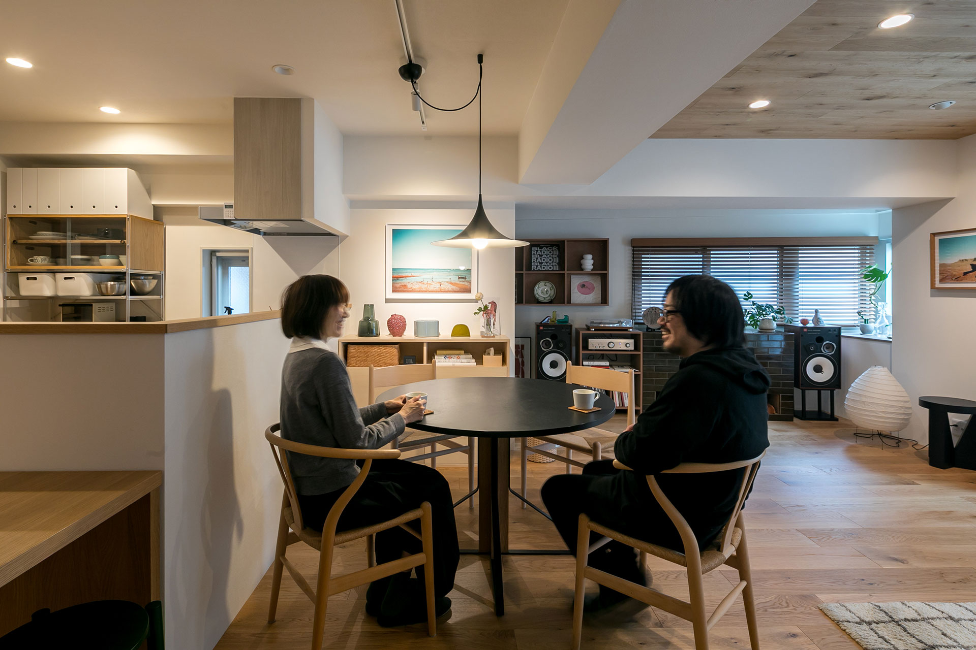 同じ美大でデザインやものづくりを学んできた酒井さん夫妻。