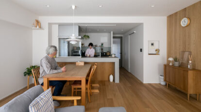 夫婦ふたりのこれからに寄り添うリノベーション 暮らしやすさをかたちに 住まいの中心に据えた収納空間