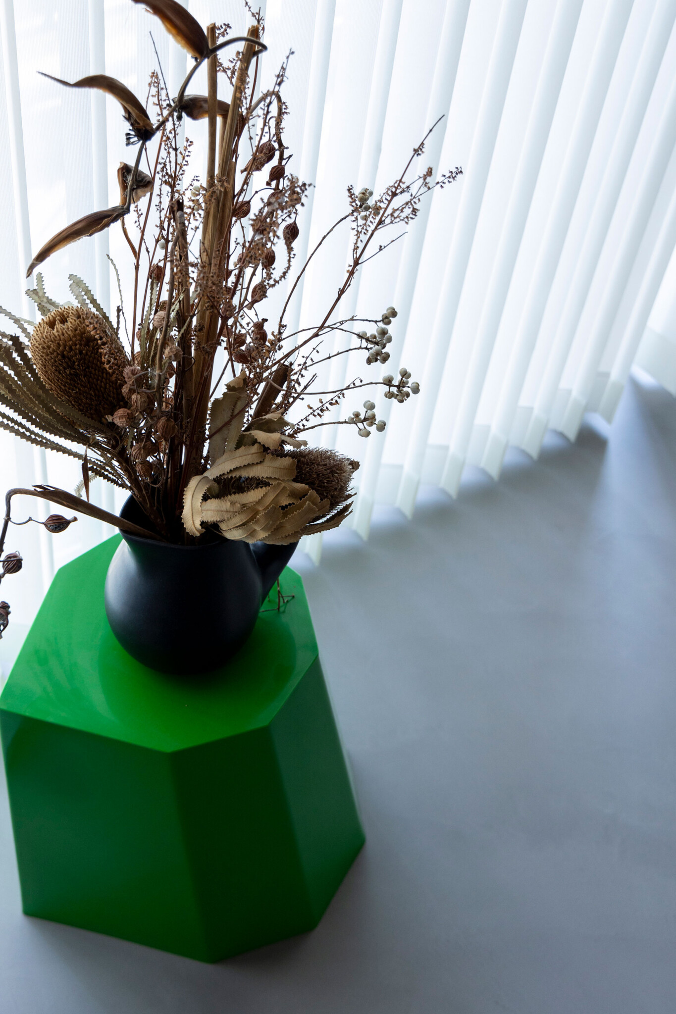 最近のアクセントカラーであるグリーンのスツールは、『Martino Gamper Studio』の“Arnold Circus Stool”。