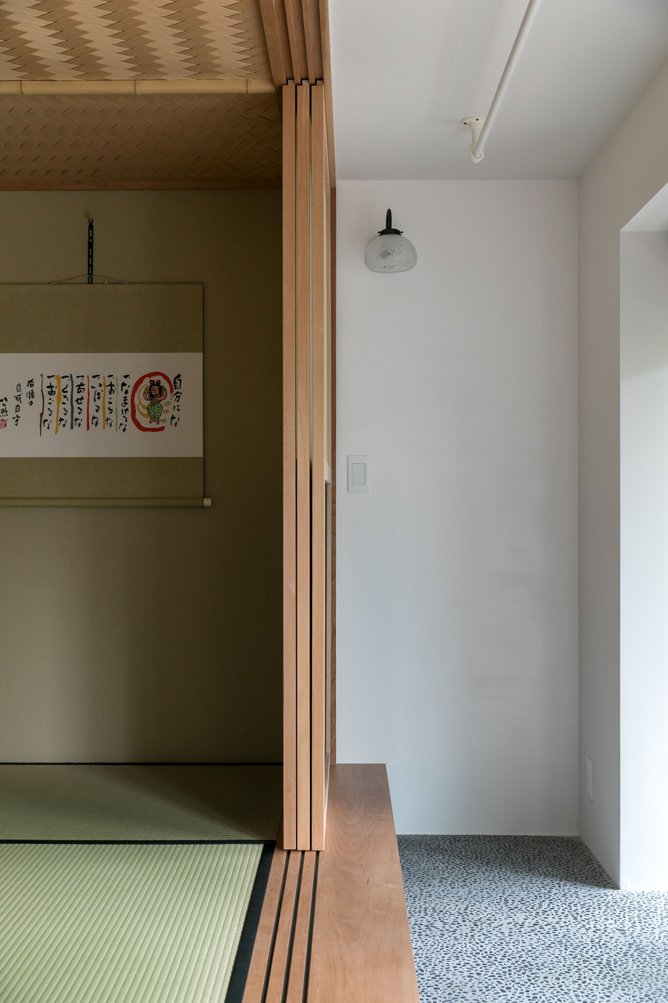 和室の外には縁側を設えた。