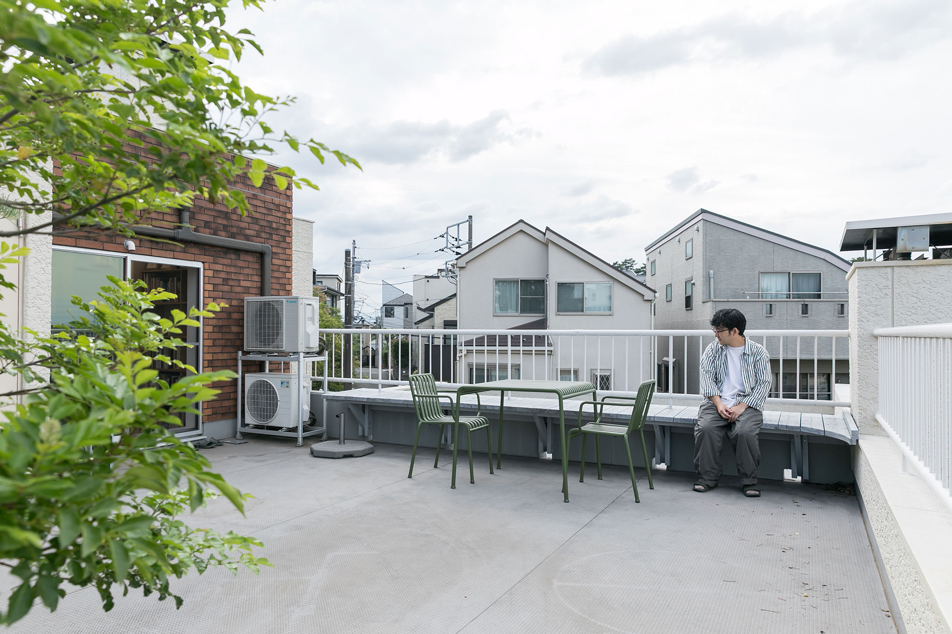 広々としたルーフバルコニー。「夏は子ども用のプールを作ります」